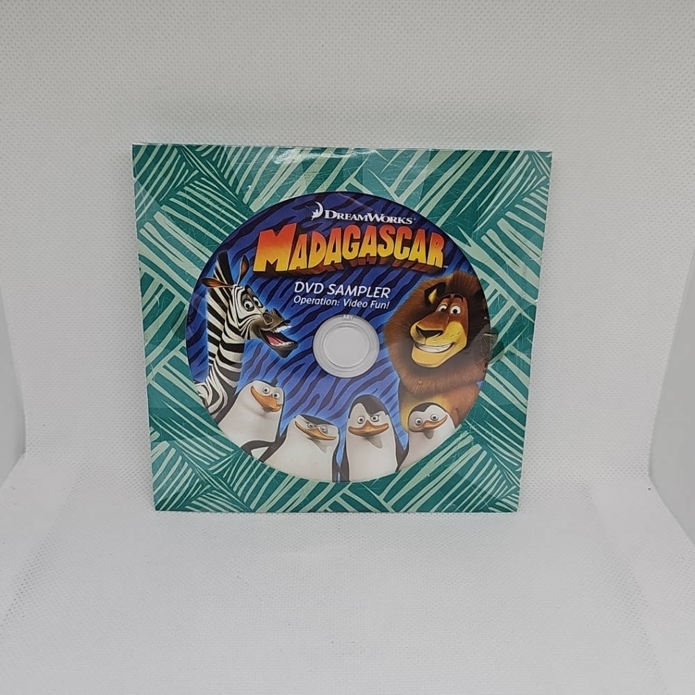 Madagascar DVD Sampler Operation: Video Fun! 2013 Dream Works Animation L.L.C.